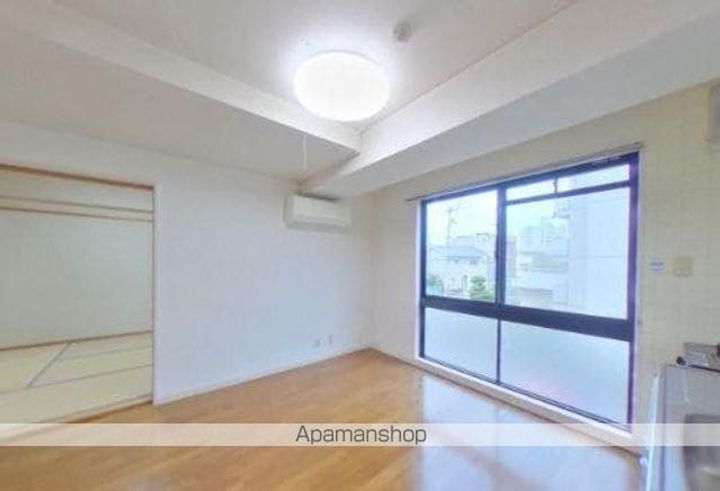 エクセル栗林の内装