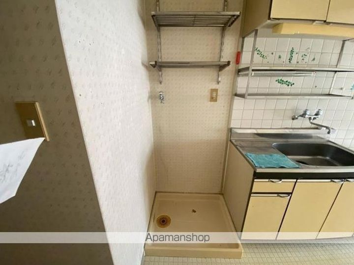 岩清尾マンション 403号の内装