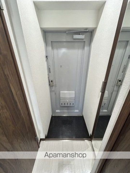 第2中村ビル301号室の玄関