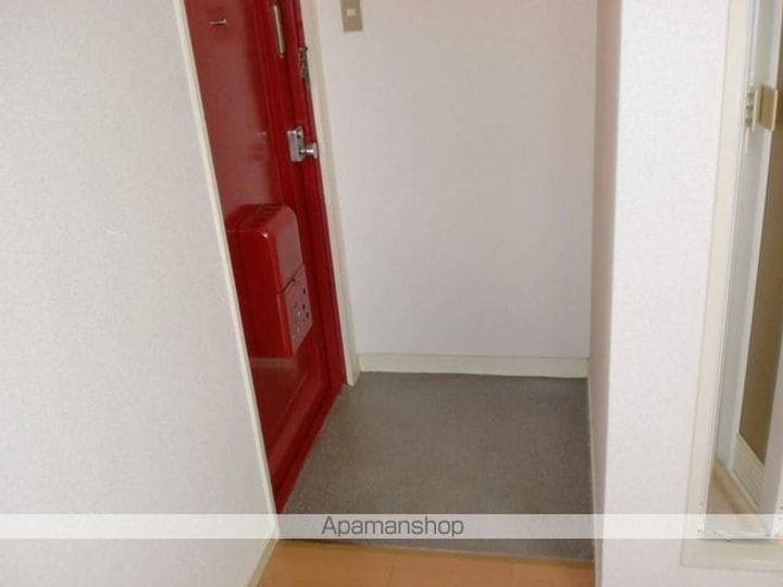 第6大朋マンションの玄関