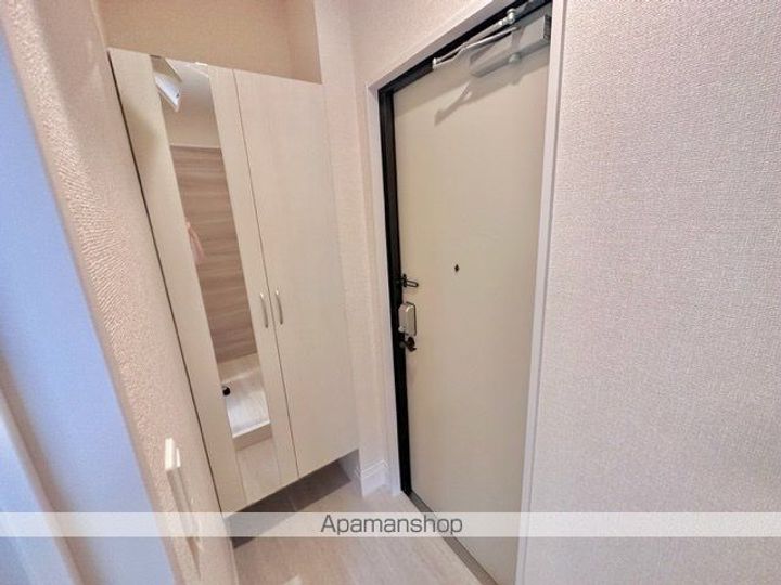 シャルールの玄関