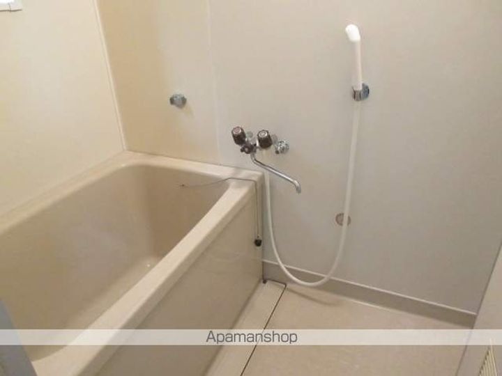 東京都杉並区高円寺南2丁目の賃貸アパートの風呂