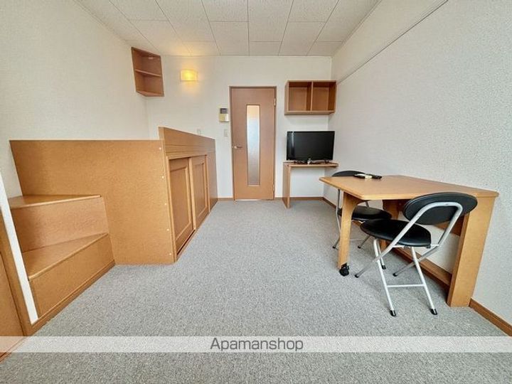 レオパレス信州INー3207の居間