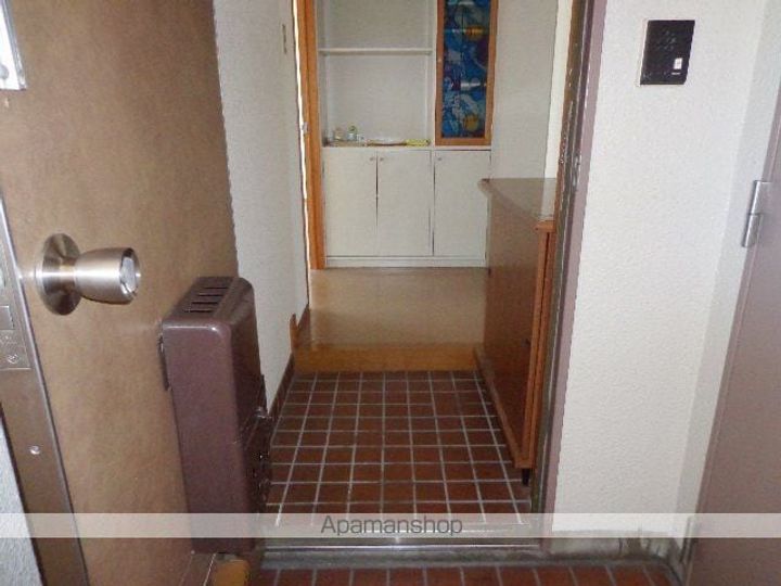 レジデンス渚203の玄関