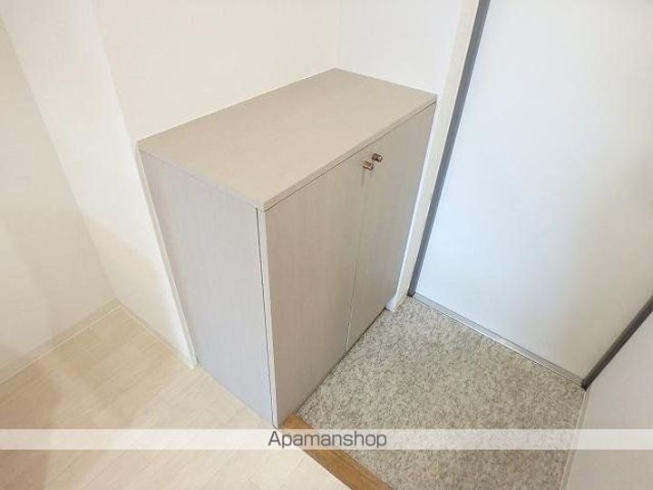 宮城県仙台市宮城野区新田2丁目の賃貸マンションの玄関