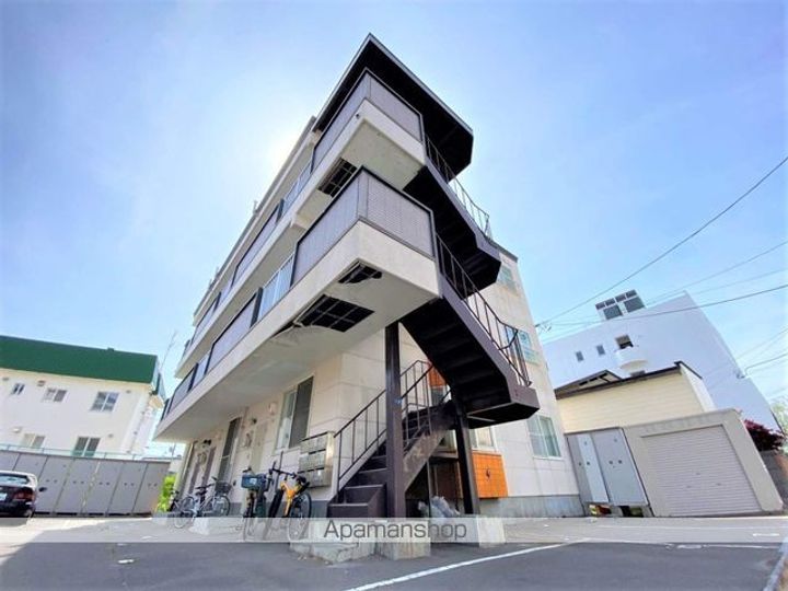 ジャスティ五稜郭1番館の外観