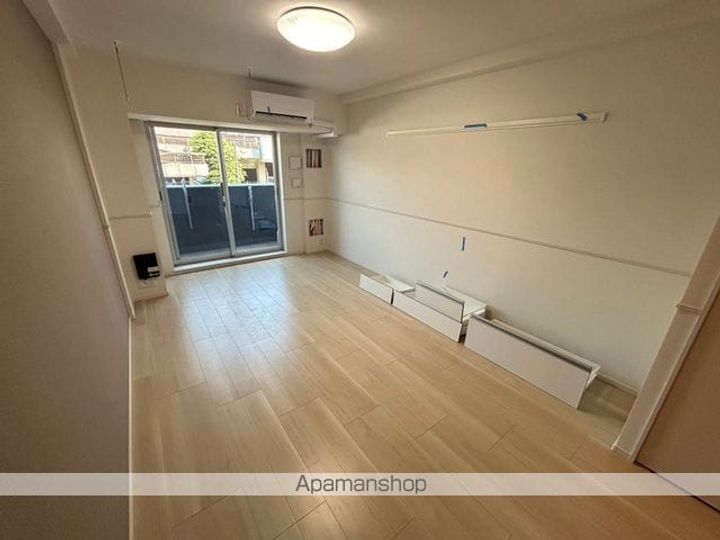 スアヴィス千葉の居間