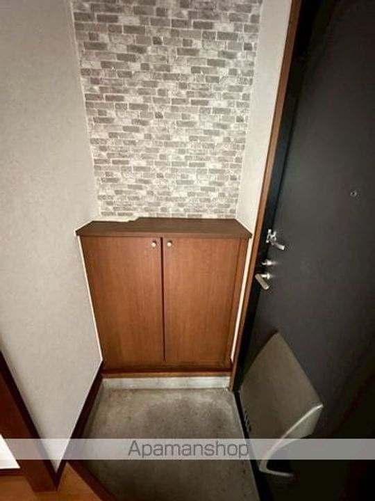 スカイフォーレス A棟の玄関