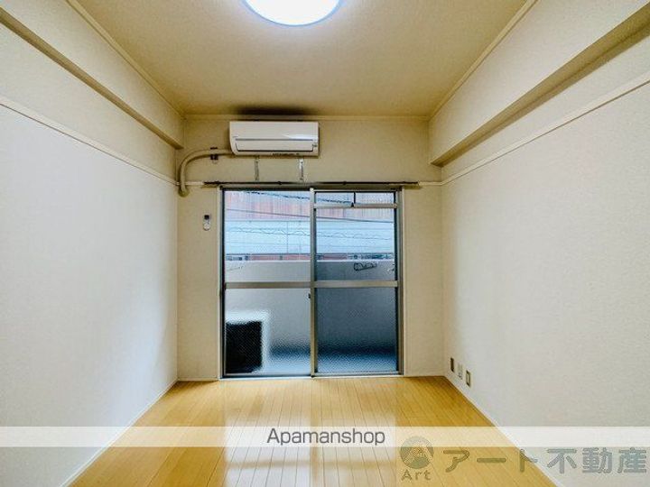 武智ビルの内装