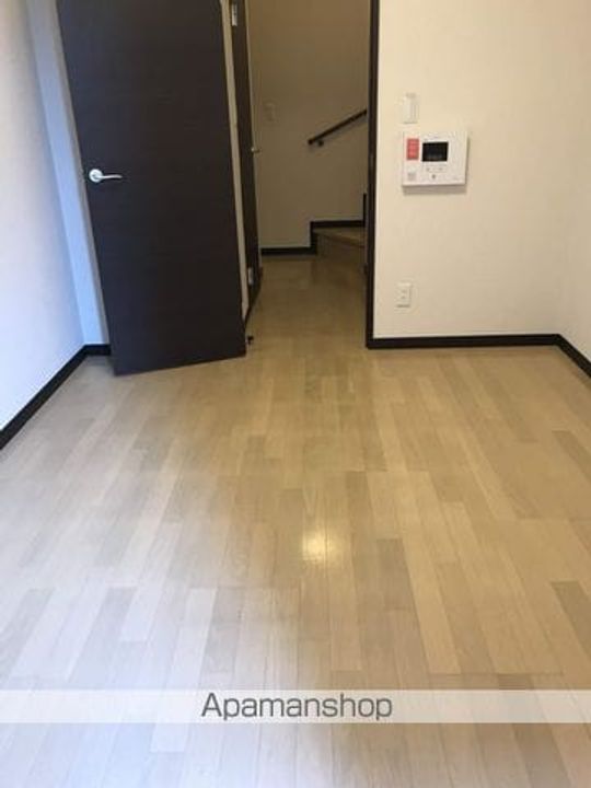 レオネクストモアー109の居間