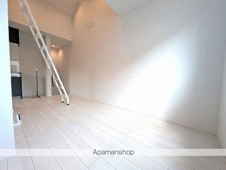 ガレージハウス扶桑駅前の居間