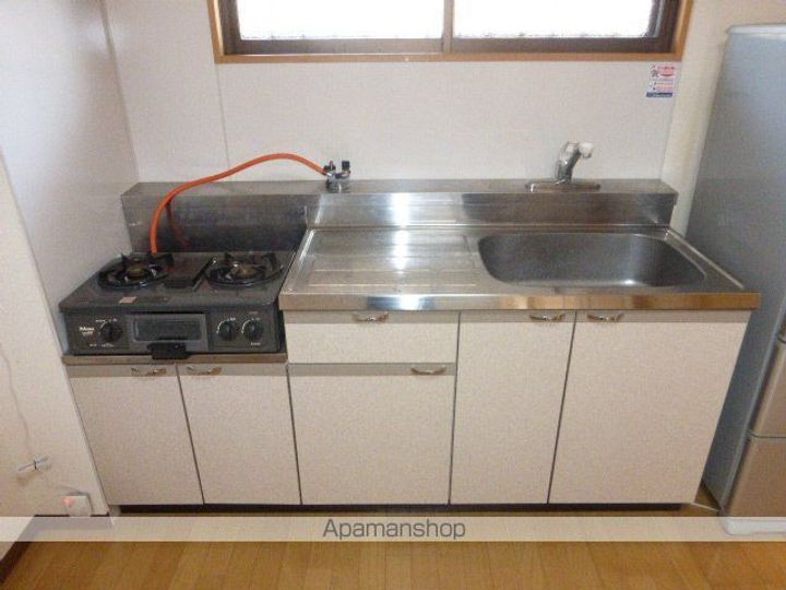 滋賀県東近江市中小路町の賃貸マンションのキッチン