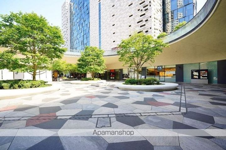 PASEO新宿の周辺