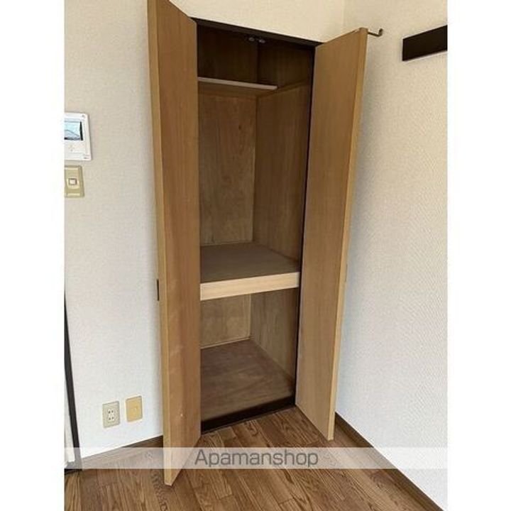 サープラス南出202の内装