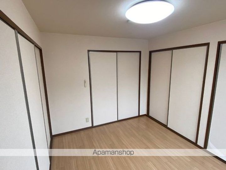 フローラ神領 Bの内装