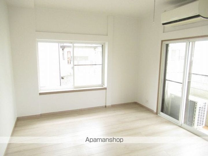 コーポ谷の居間