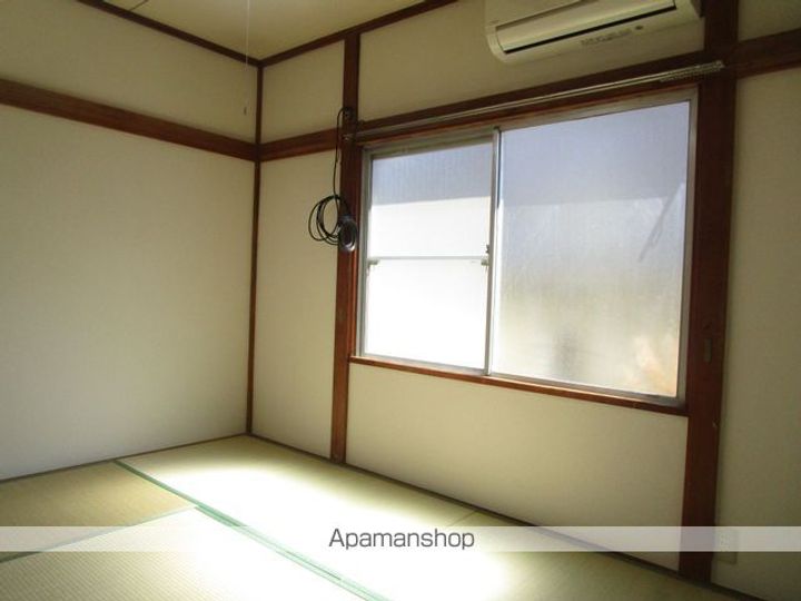 第二朝日荘の居間
