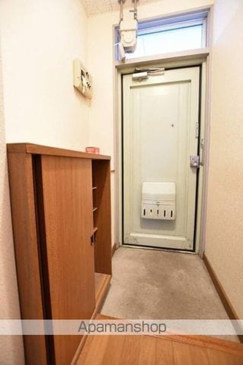 第2シャトウはまなす106の玄関