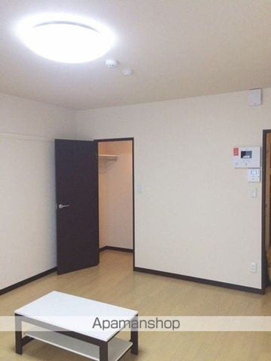 レオネクスト菜の花の居間