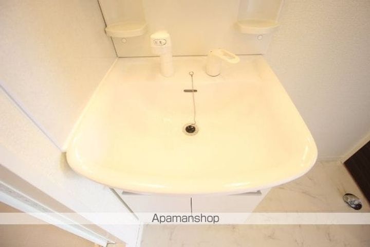 岡山県岡山市北区津島東4丁目の賃貸アパートの内装