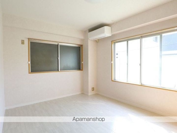 ビューハイツ301の居間