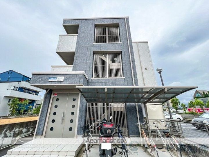 グランマスト松山の外観
