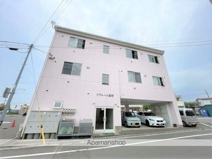 リヴェール富岡の外観