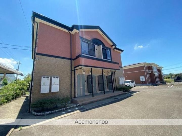 香川県高松市一宮町の賃貸アパートの外観