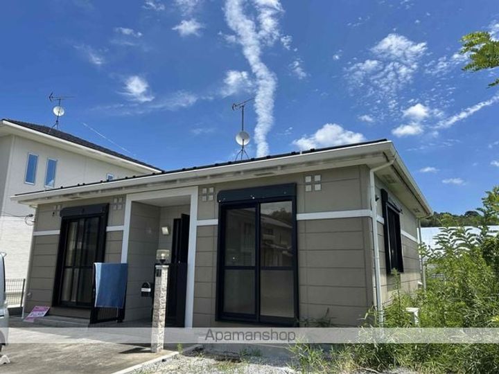 滋賀県蒲生郡竜王町大字薬師(一戸建)の賃貸物件戸建ての外観