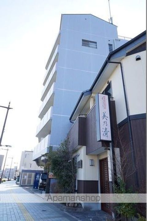 TKビルの外観
