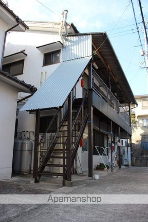 広島県尾道市栗原町の賃貸アパートの外観