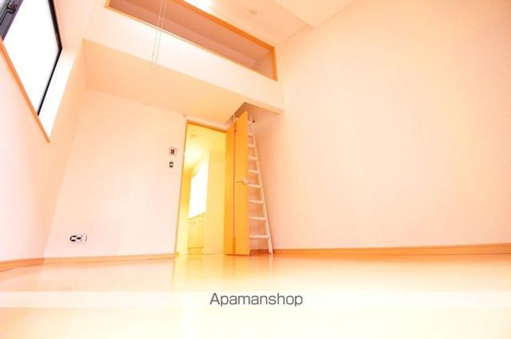 愛知県名古屋市守山区藪田町の賃貸アパートの居間