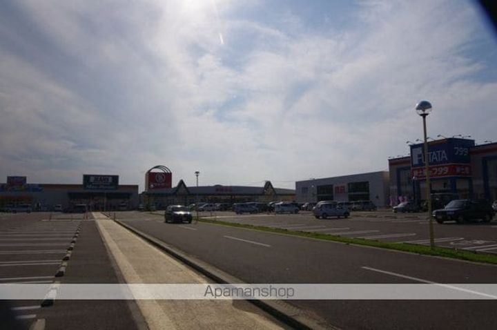 ベゼルファセット302の周辺