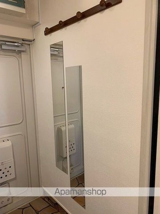 国光マンションの玄関