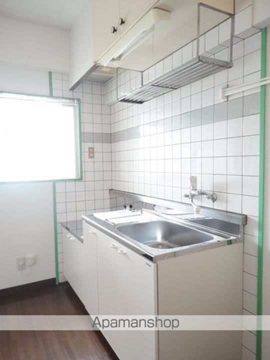 ハウスビューティフル・モアのキッチン