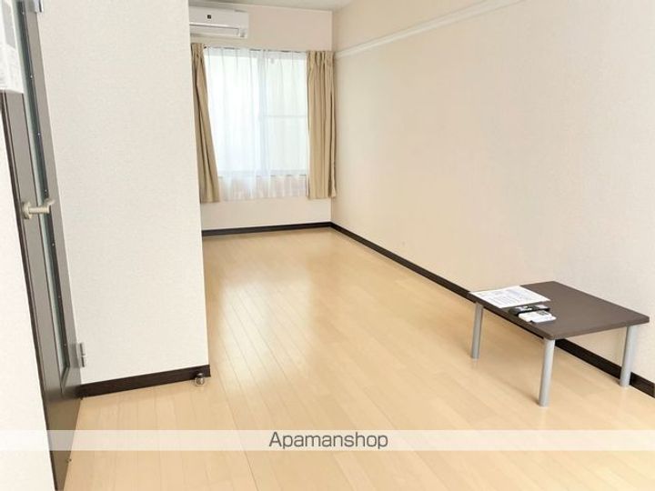 レオネクストMKヴィヴレの居間