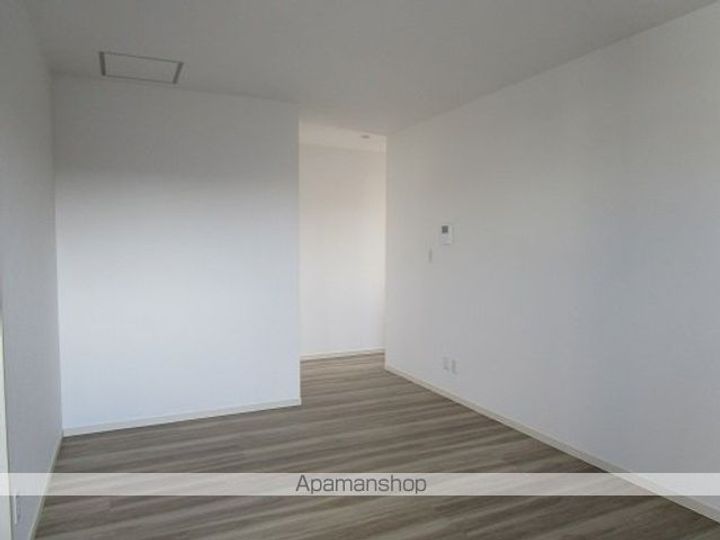 群馬県太田市新井町の賃貸アパートの居間