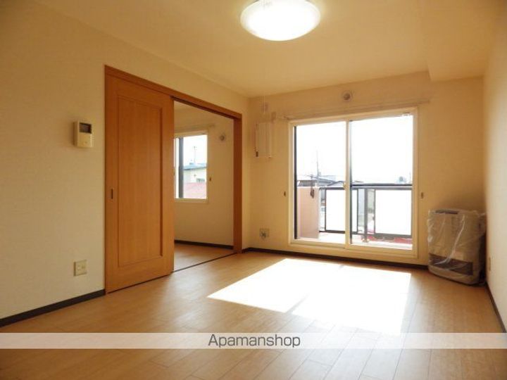 ヴォール中島(ヴォールナカジマ)の居間