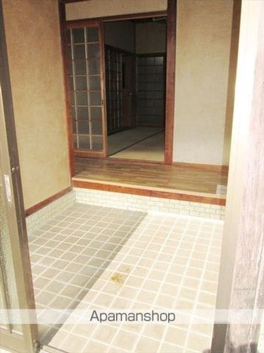 大谷荘6号の玄関