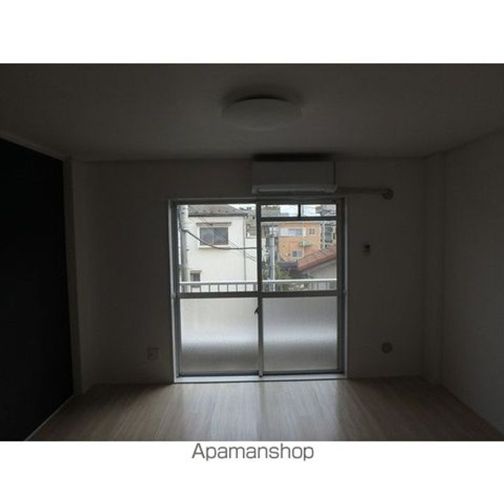 千葉県柏市東3丁目の賃貸マンションの居間