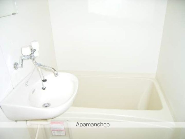 ロイヤル岩切102の風呂