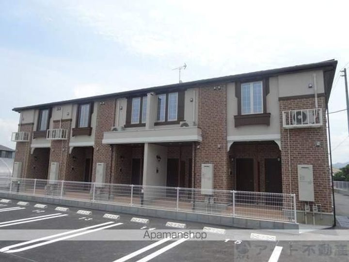 愛媛県伊予市下吾川の賃貸アパート106の外観