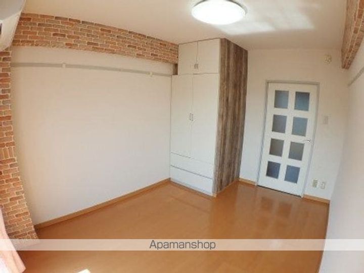 三幸ビル303の居間