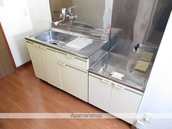 グローリーM巣子105のキッチン