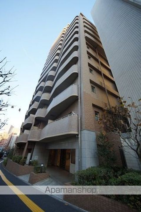 パークアクシス四谷ステージの外観