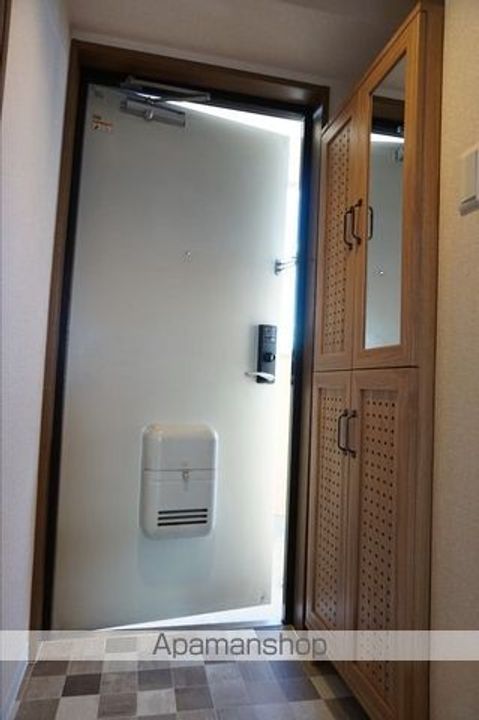 ウィング青山の玄関