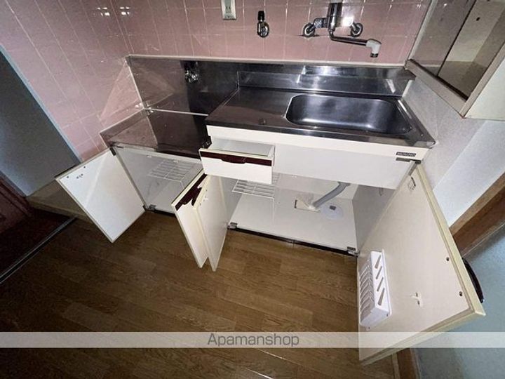 平和マンション上杉302の内装