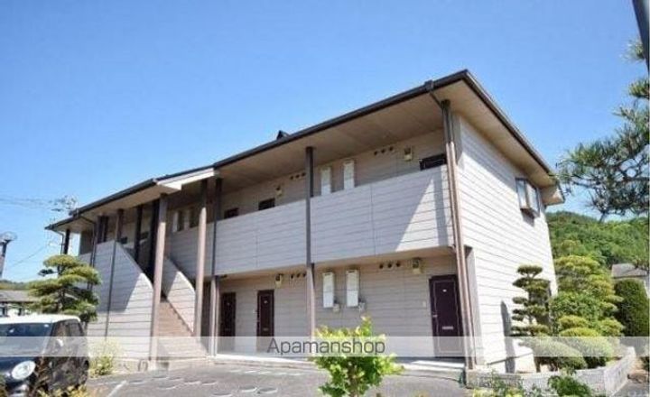 香川県さぬき市鴨庄の賃貸アパートの外観