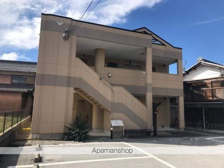 滋賀県彦根市小泉町の賃貸マンションの外観
