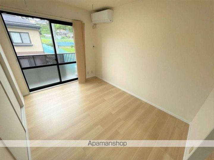 メゾンドシュヴァリエB202の居間